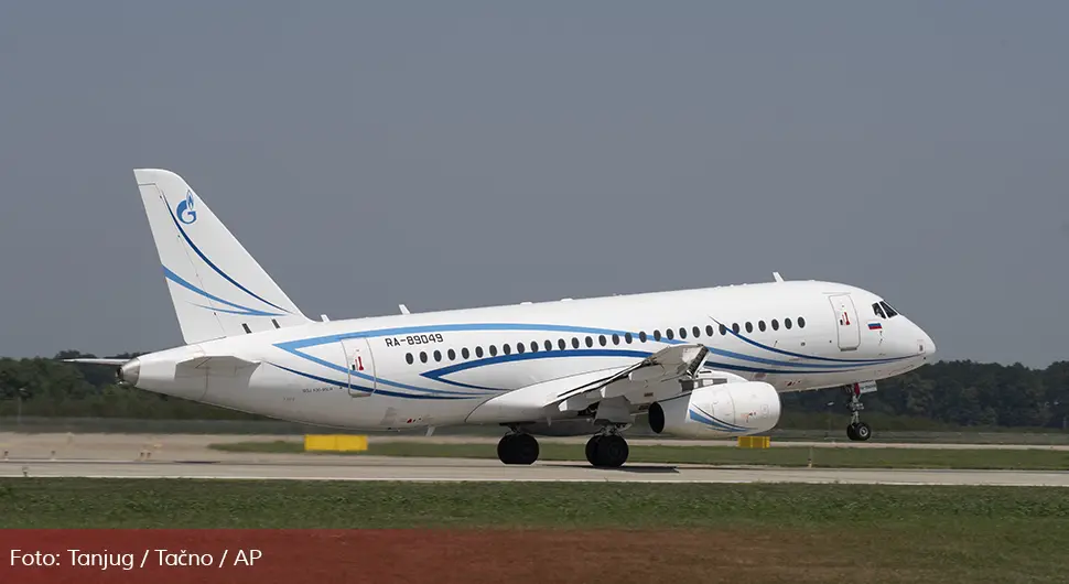avion suhoj.webp